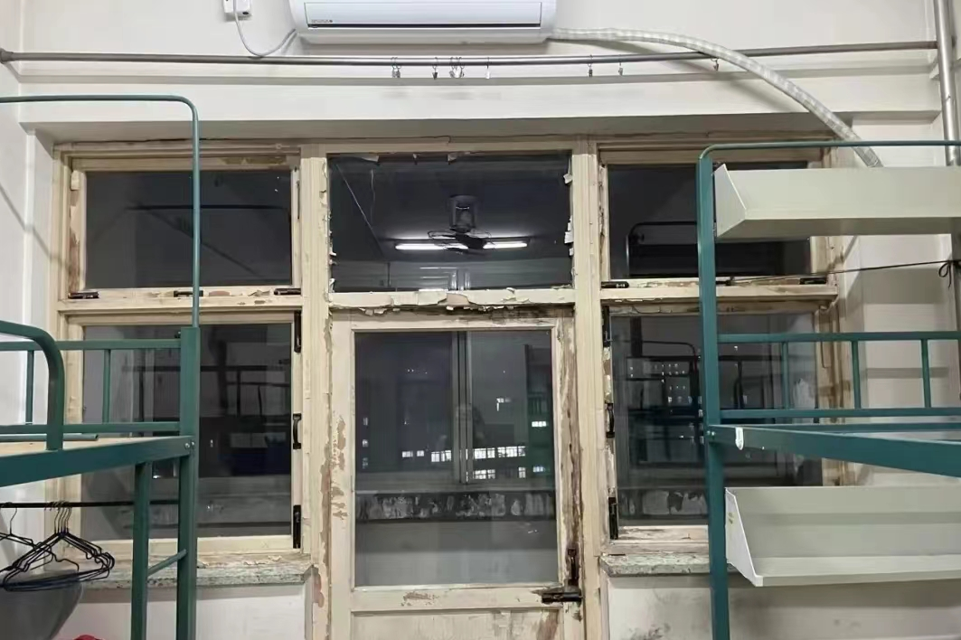 为了迎接新生，各大院校晒研究生宿舍环境，仿佛挣扎在贫困线上