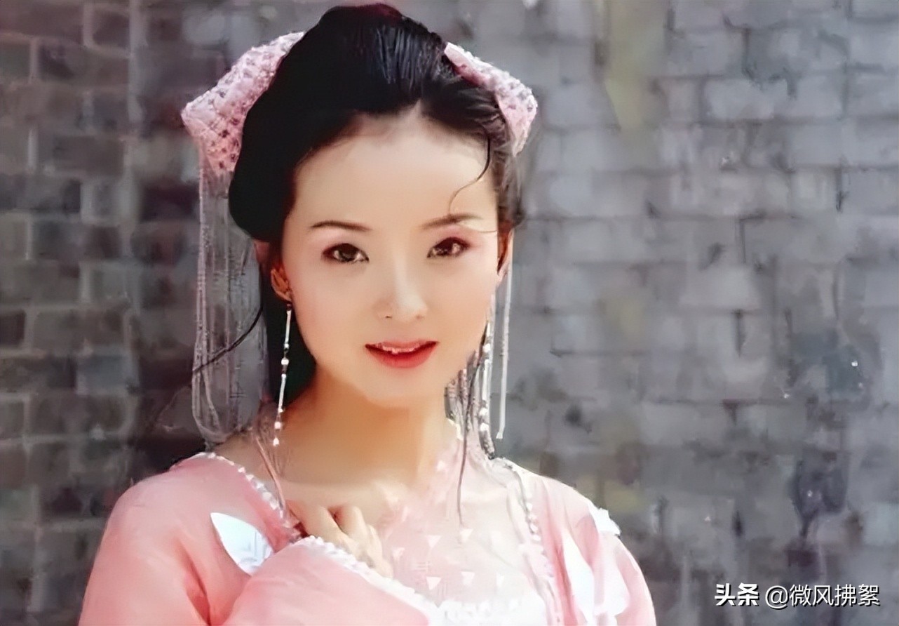 古装剧中的蛇蝎美人，化着最美的妆，做着最心狠手辣的事