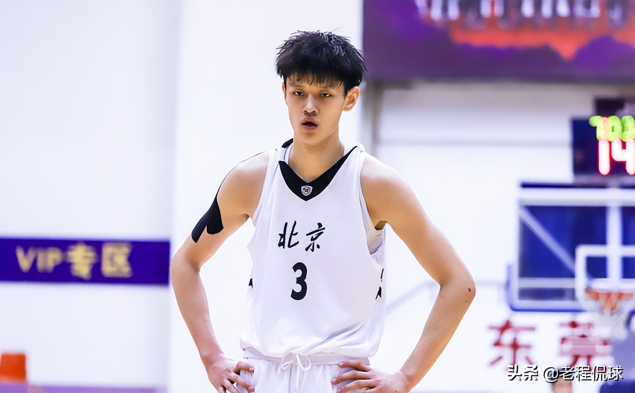 曾凡博cba哪个队(曾凡博落选NBA！回CBA成最佳选择 男篮前辈已探出真理)