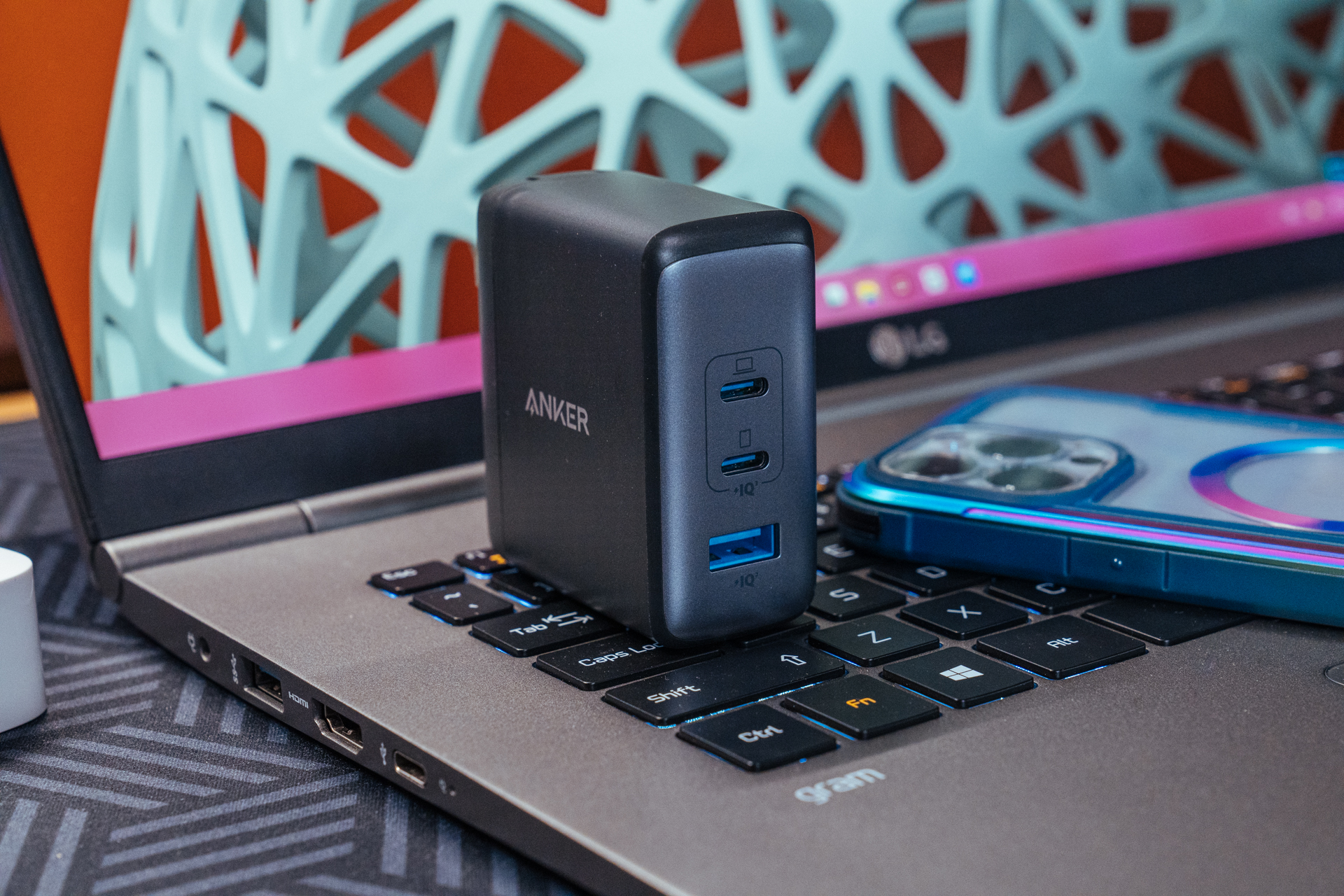 简洁条理，如何布置自己的办公桌面：轻办公好物分享