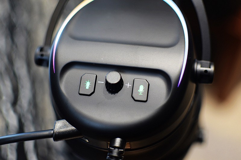 虚拟7.1声道 雷柏VH650 RGB游戏耳机