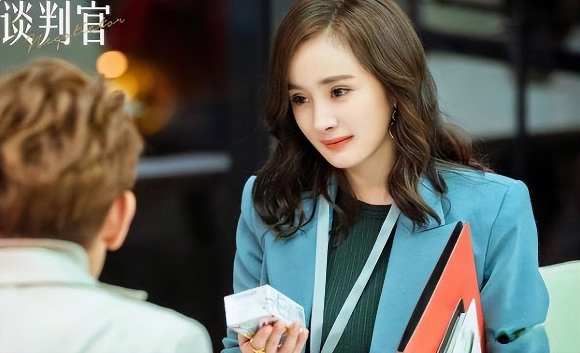 同样饰演职场女精英，把陈数、姚晨和杨颖放在一起，差距就出来了