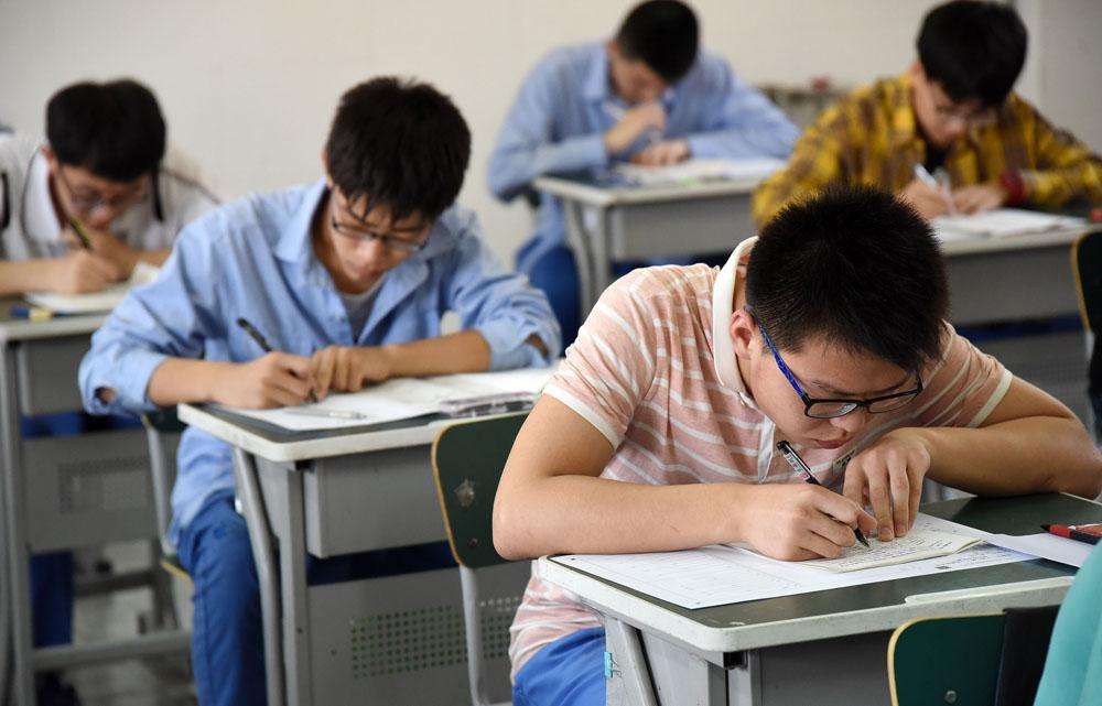 高三2月联考分数线出炉，接下来学生怎么做，才能稳步提升成绩？