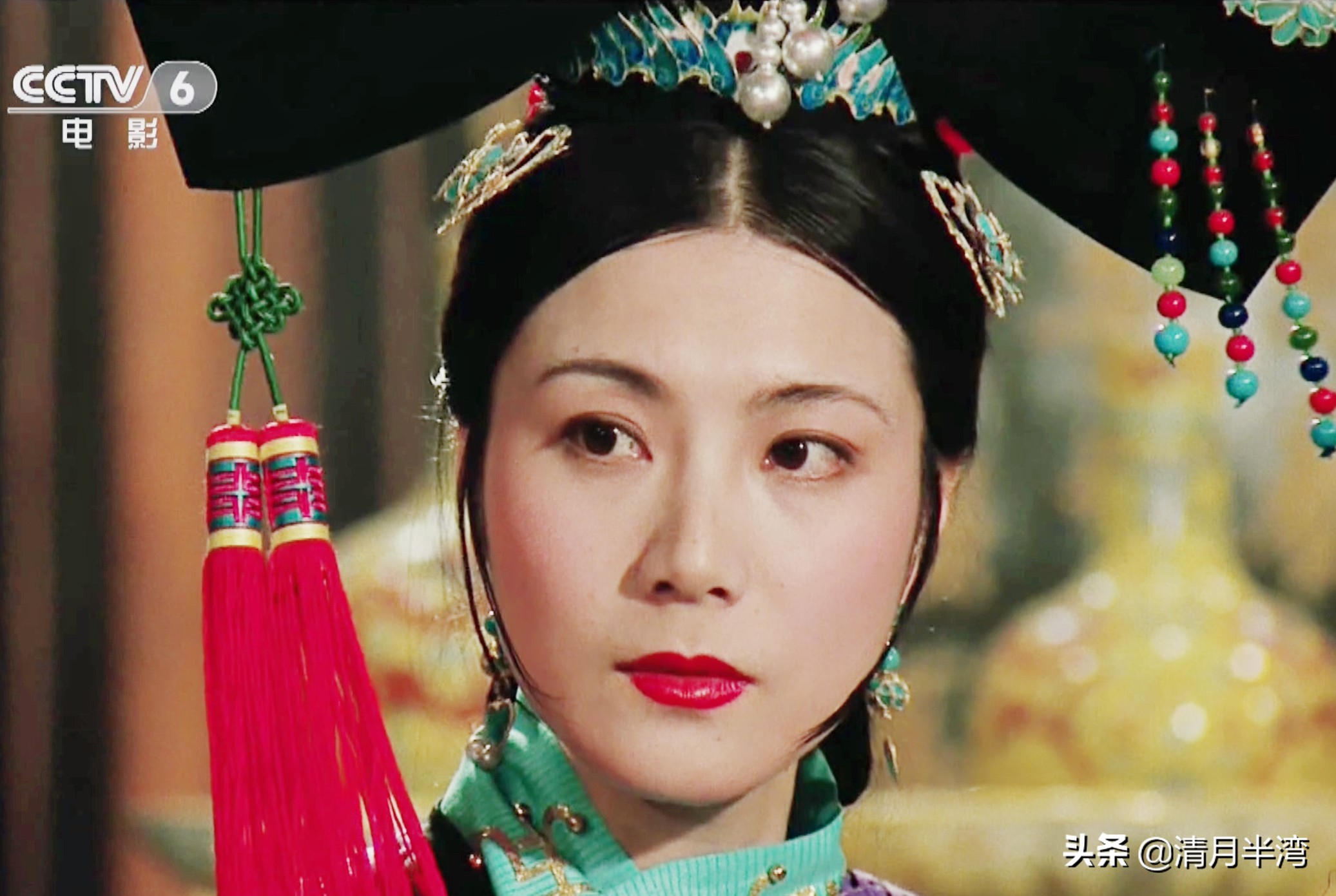 颜值高也不一定驾驭得了旗头装，能上清宫美人榜的，我只服这10位