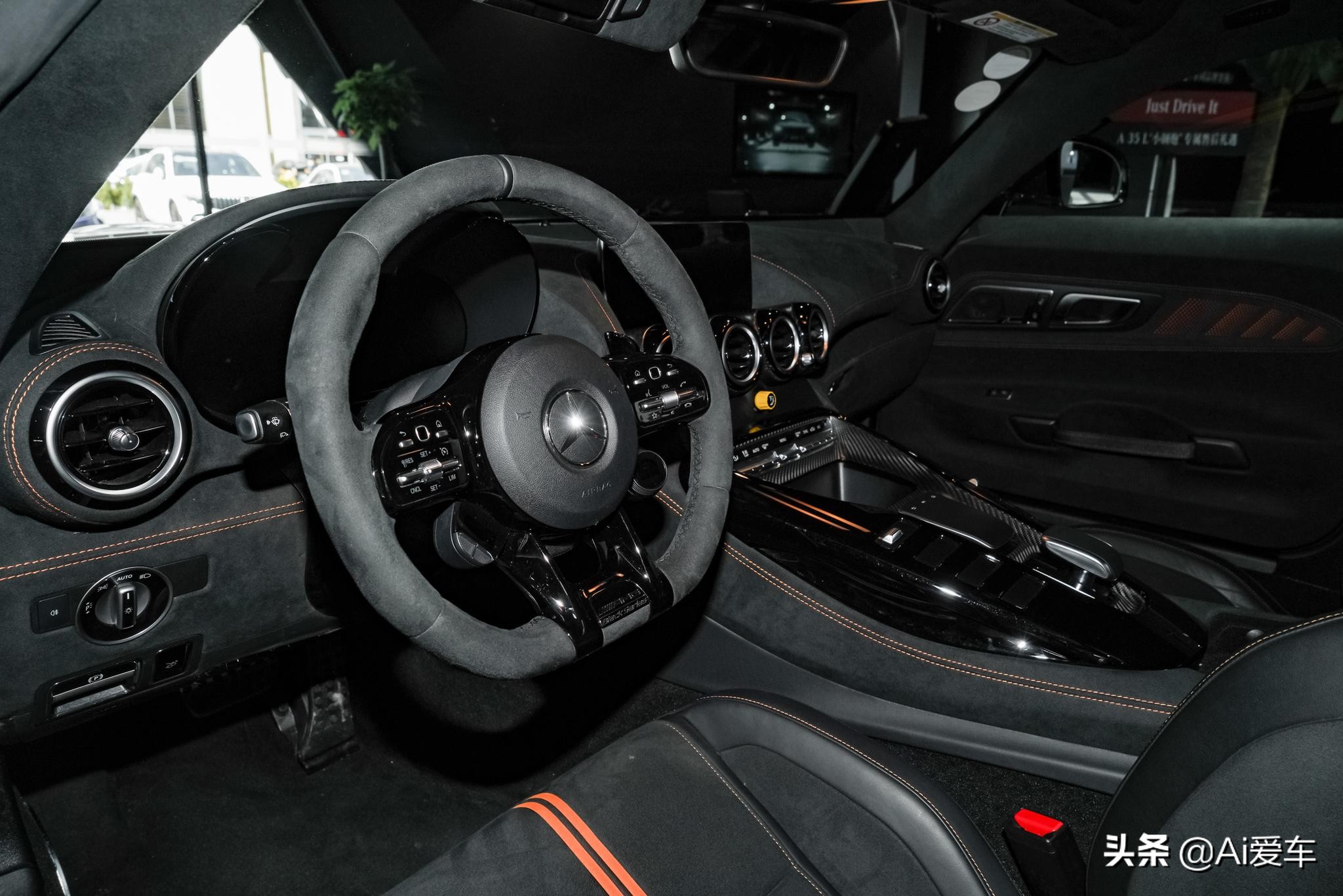 730马力破百3.2S，德系进口豪华2门2座硬顶大跑车，实拍奔驰AMG GT