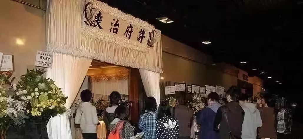 当年许冠英被提名最佳男配角，但他认为自己才是主角，拒绝提名