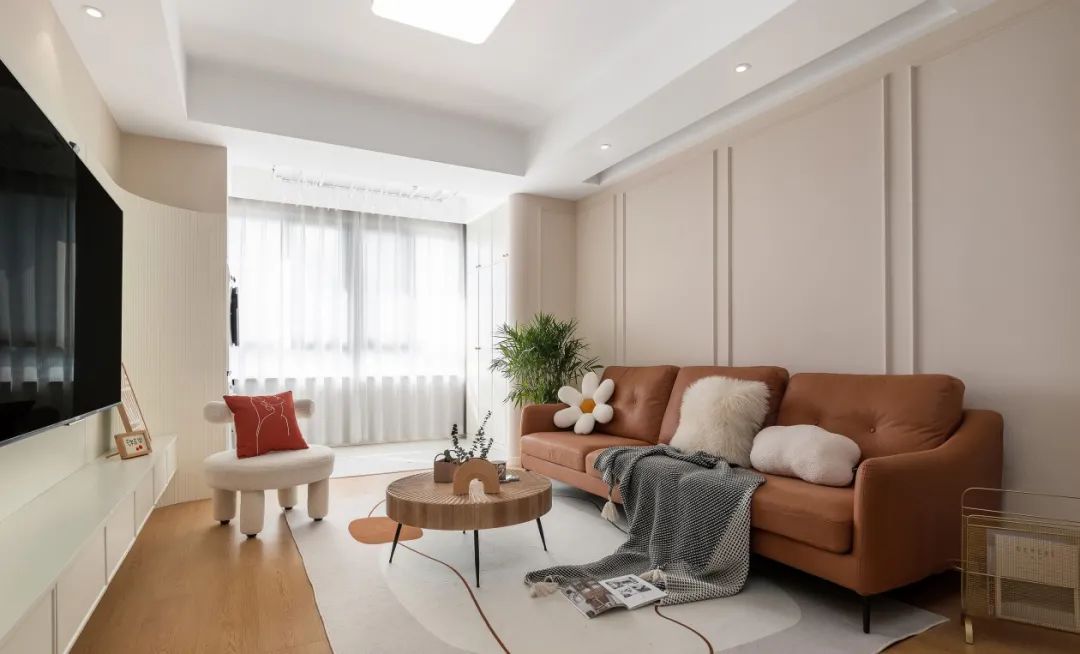 128m²养眼小两房：轻法式+原木风的混搭精髓，在她家感受到了