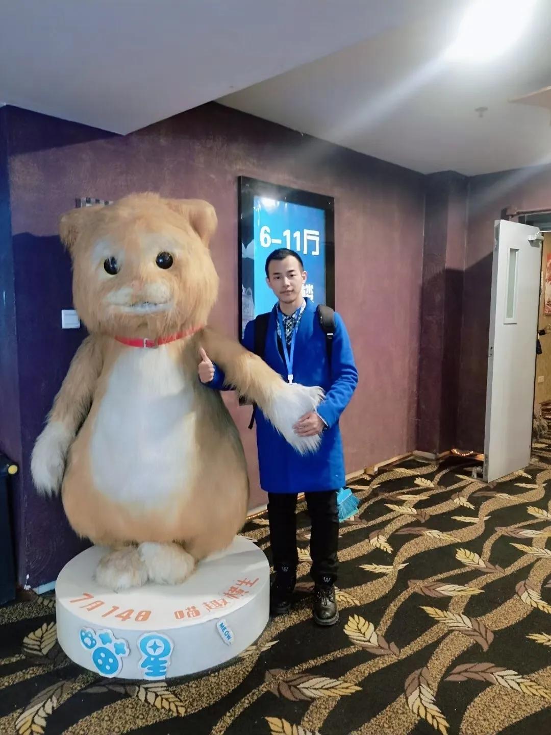 成龙郭麒麟，刘浩存新戏《龙马精神》元旦档跨年1%猫眼 拿联合私