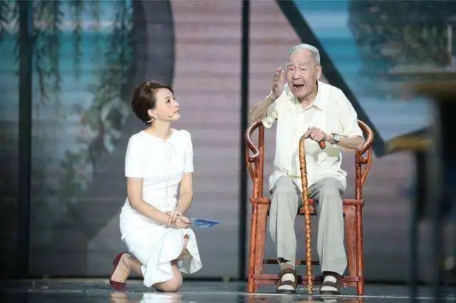 10位央视女主持人颜值对比，各有各的气质，甩一线女星几条街