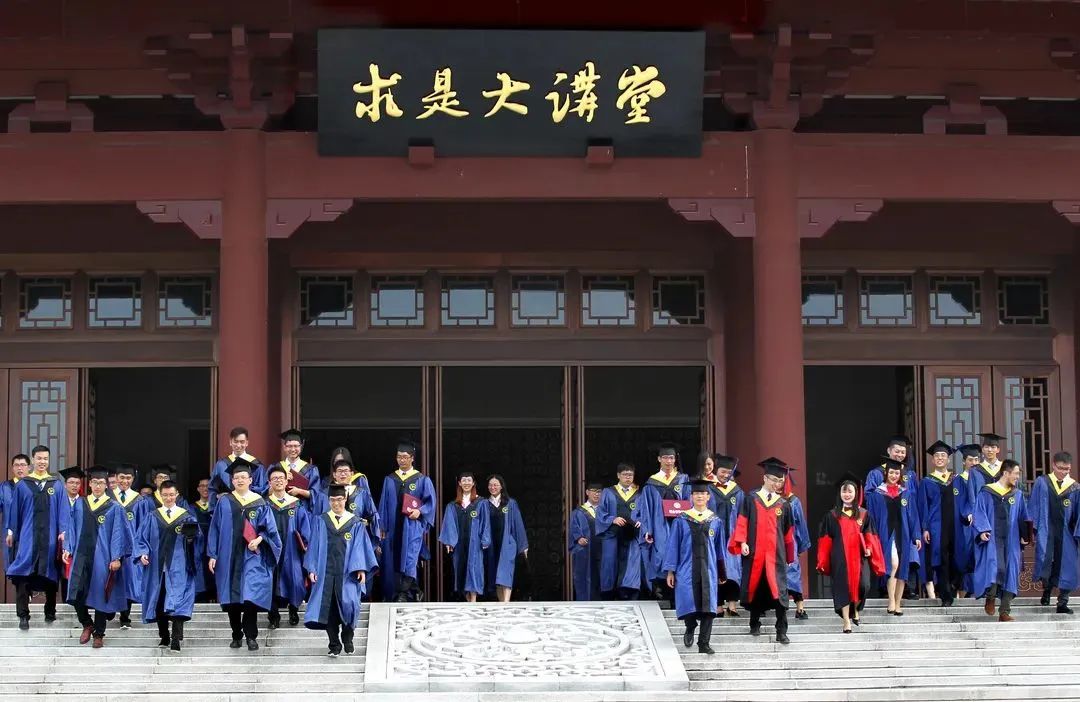 你，爱上浙大的理由是________