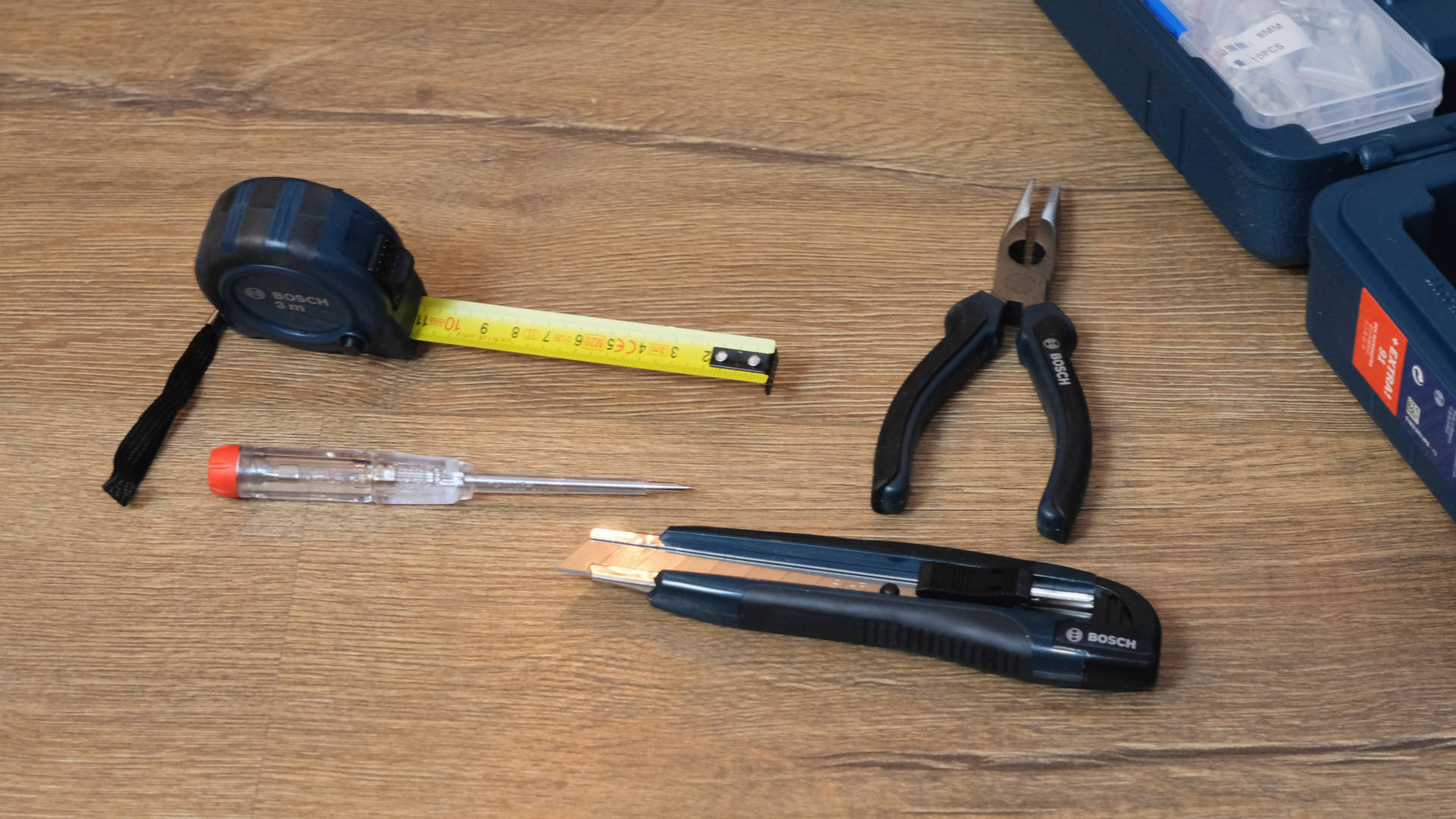家庭工具一套足矣，博世 GSB120 锂电钻套装