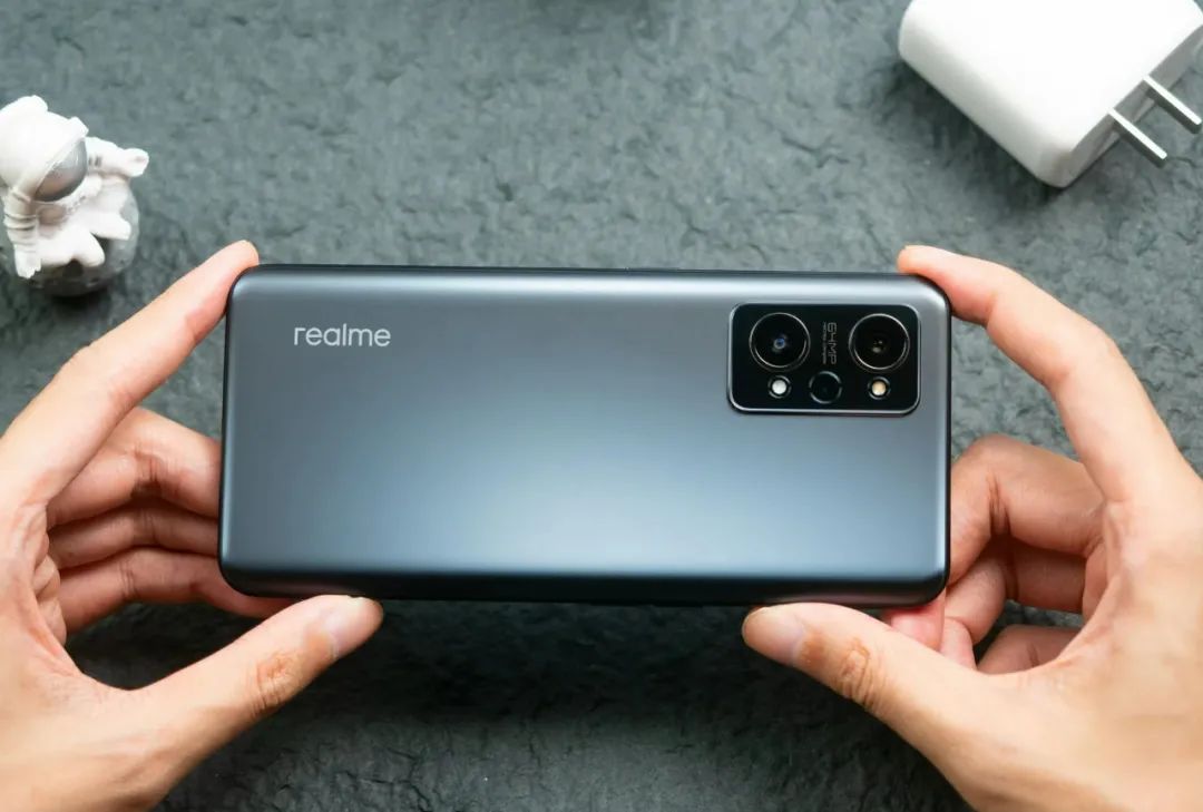 1500左右买什么手机好？这三款性价比都很高