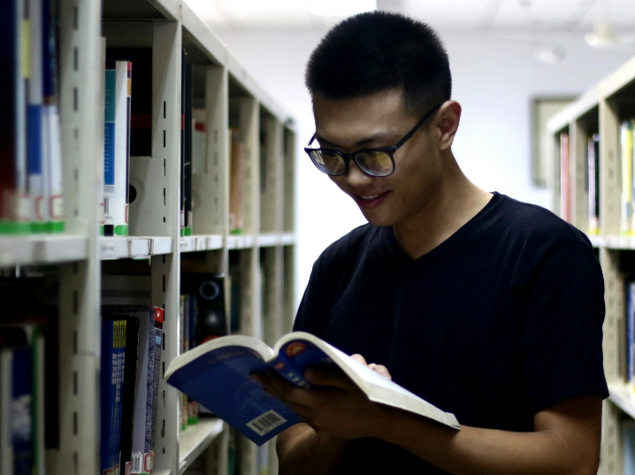 大学四年的“真实变化”，行动力逐渐丧失，网友：有被内涵到