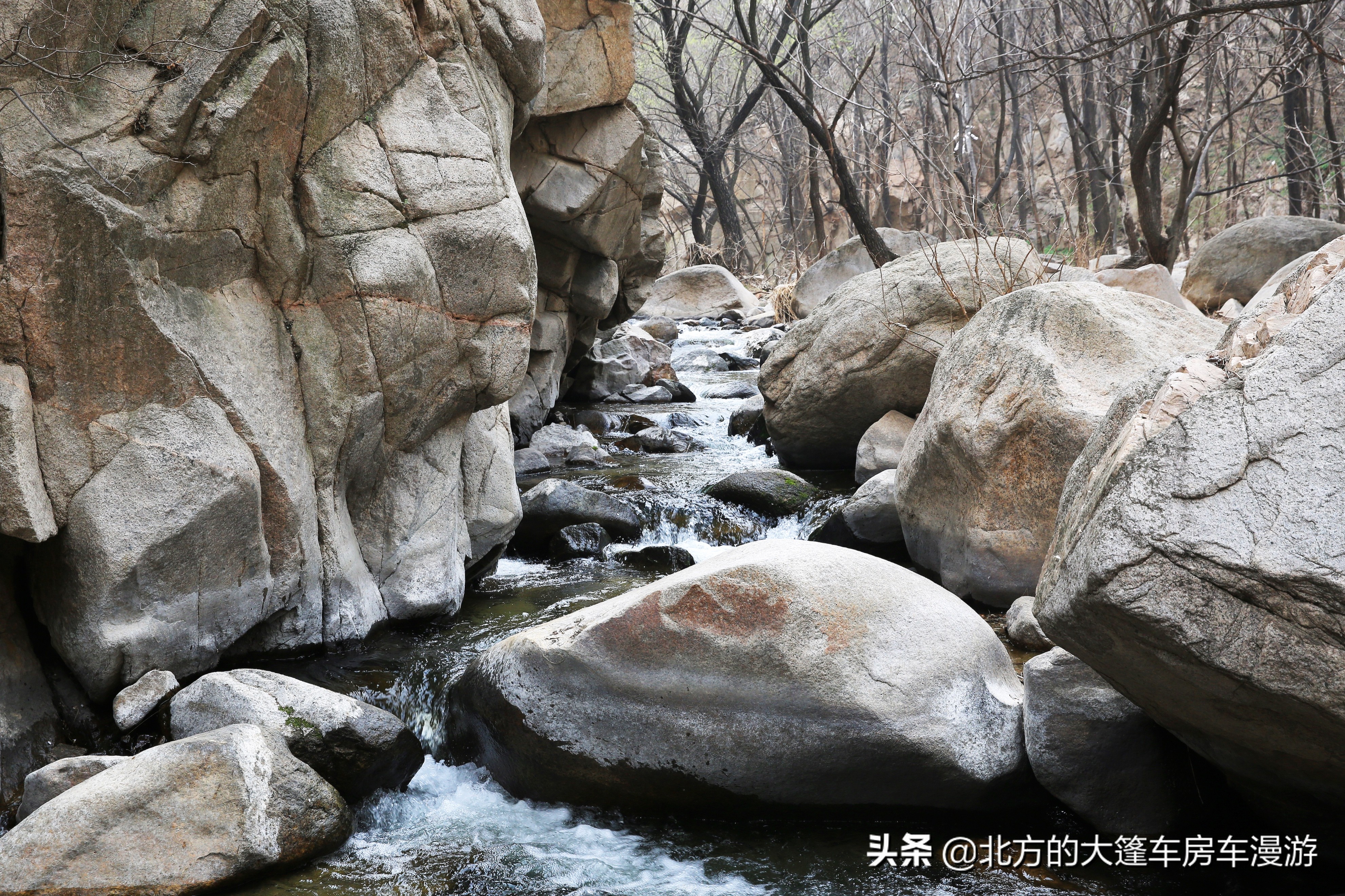 走过北京春天最美的盘山公路去那山桃花盛开的地方——龙泉峪长城