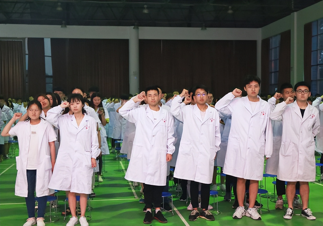 我国“挂科率”排名前三的专业，学霸看了也皱眉，学渣谨慎报考