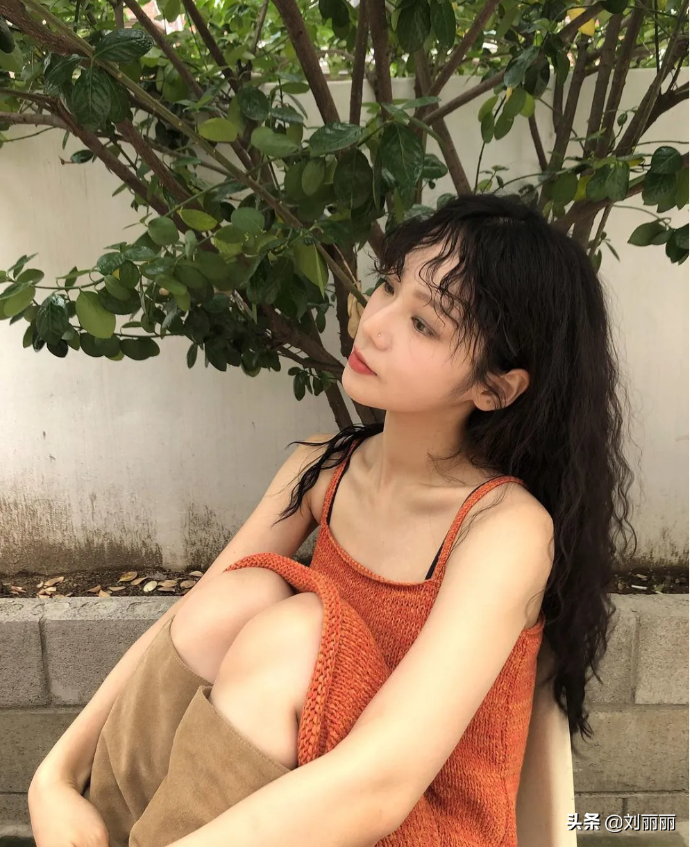 当下最流行的4种发型，大小卷烫发全都有，瘦脸修饰头型都很不错