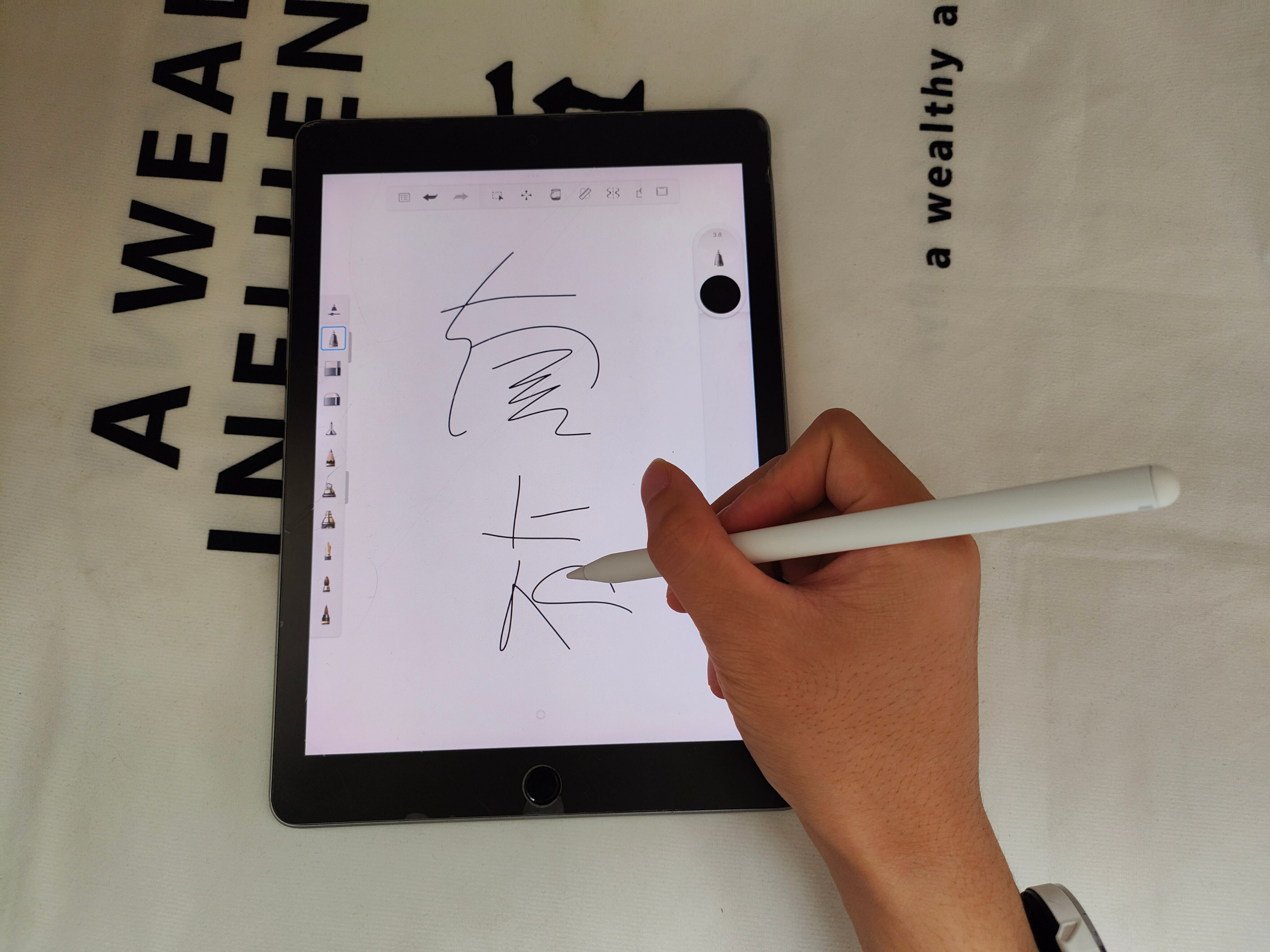 買iPad必須有一個好搭檔，南卡 Pencil體驗