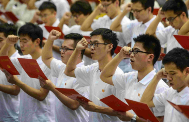 大学挂科能入党吗（大学生入党有）