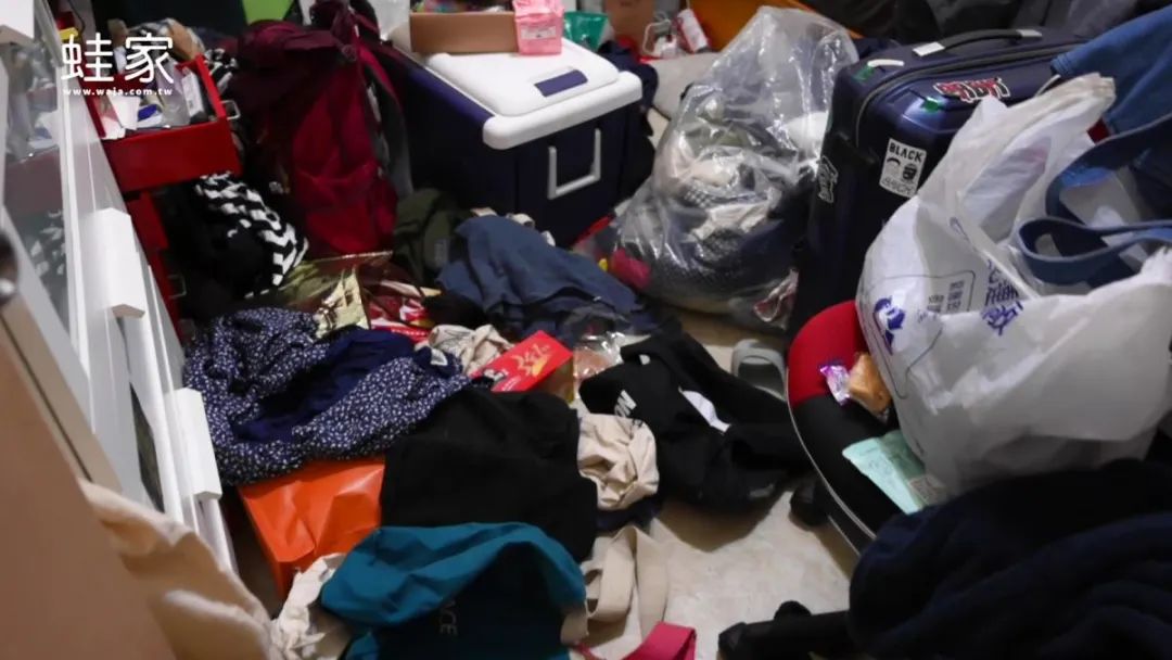 10㎡卧房，乱到看不见地板！8小时整理收纳后，衣柜重新呼吸了