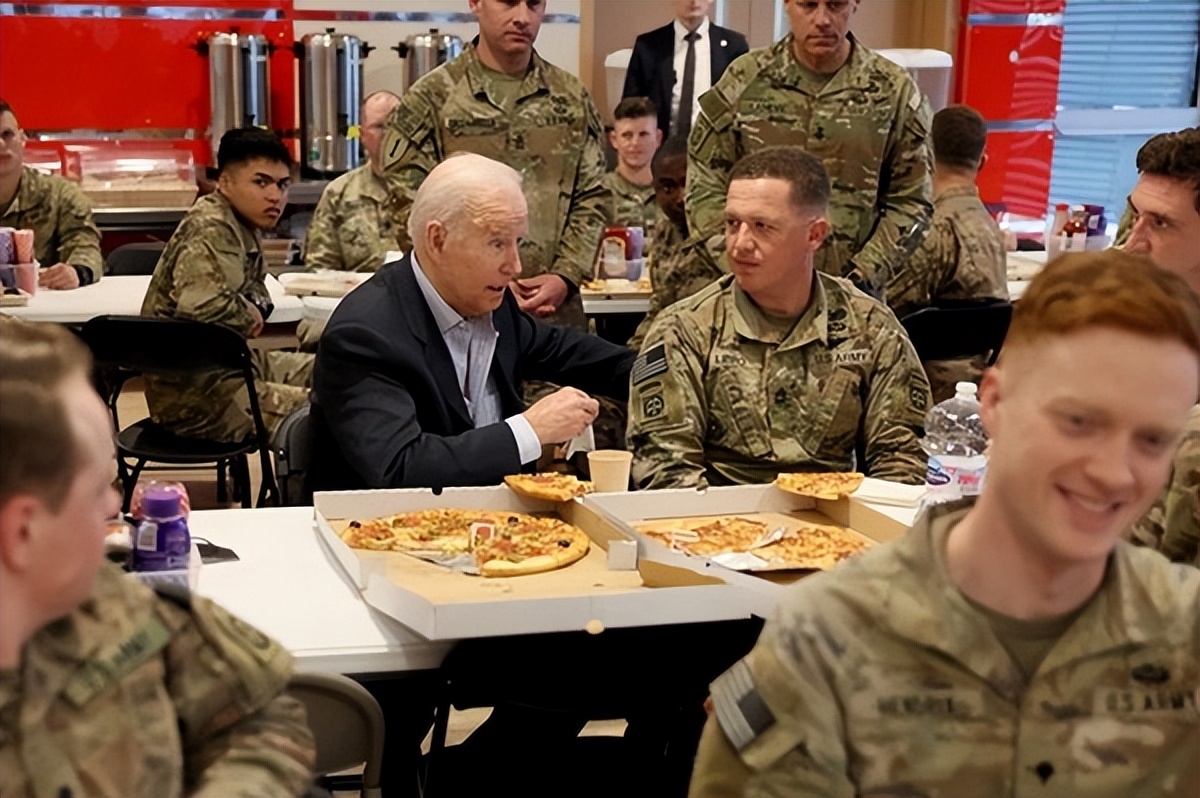 ����ͻȻ�԰׶������������������������ƣ���׼�����ٴ�������