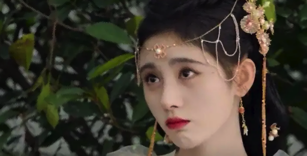 颜值不够别带“额饰”！13位女星造型PK，谁才撑得起倾国倾城