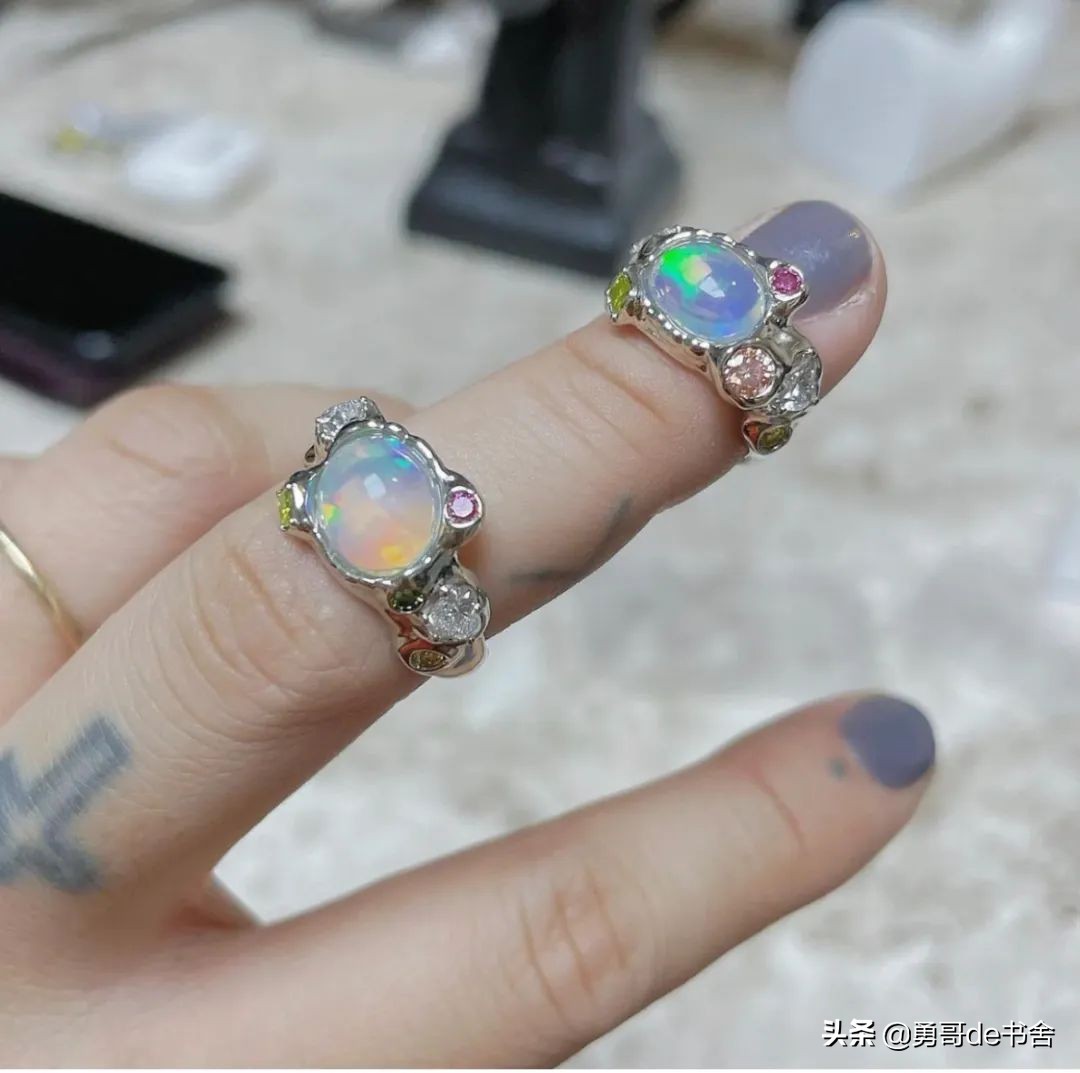 2022巴黎时装周最土CP出圈了！堪比欧阳娜娜搭上了宋小宝