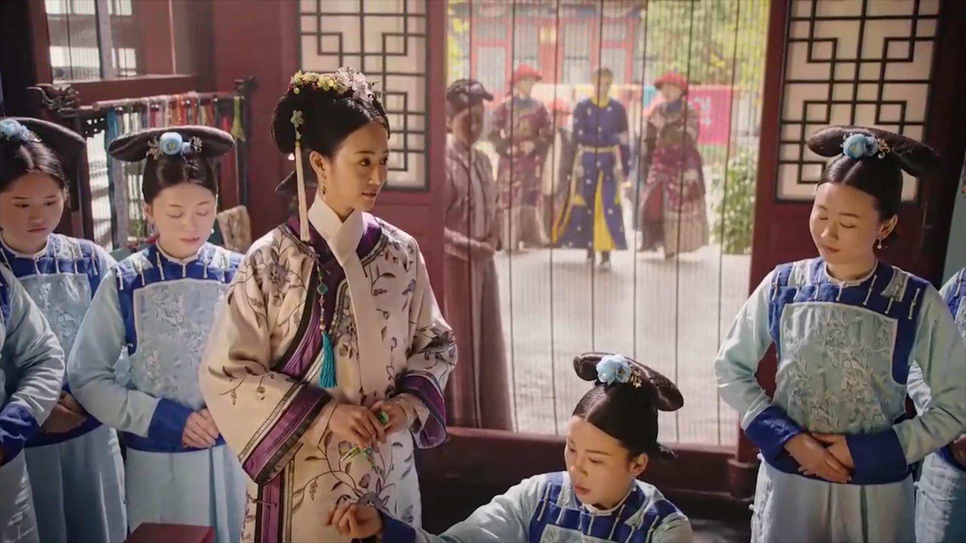 八种造型竟讲完了海兰的一生：争宠只靠描眉，至死不爱渣龙