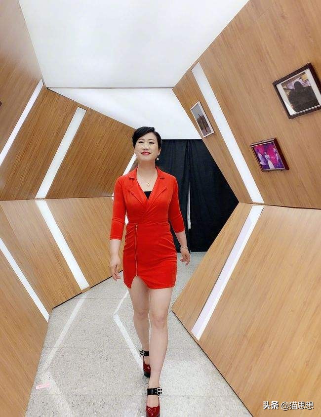 从芙蓉姐姐到凤姐，华丽蜕变的背后是中国女性与命运的抗争