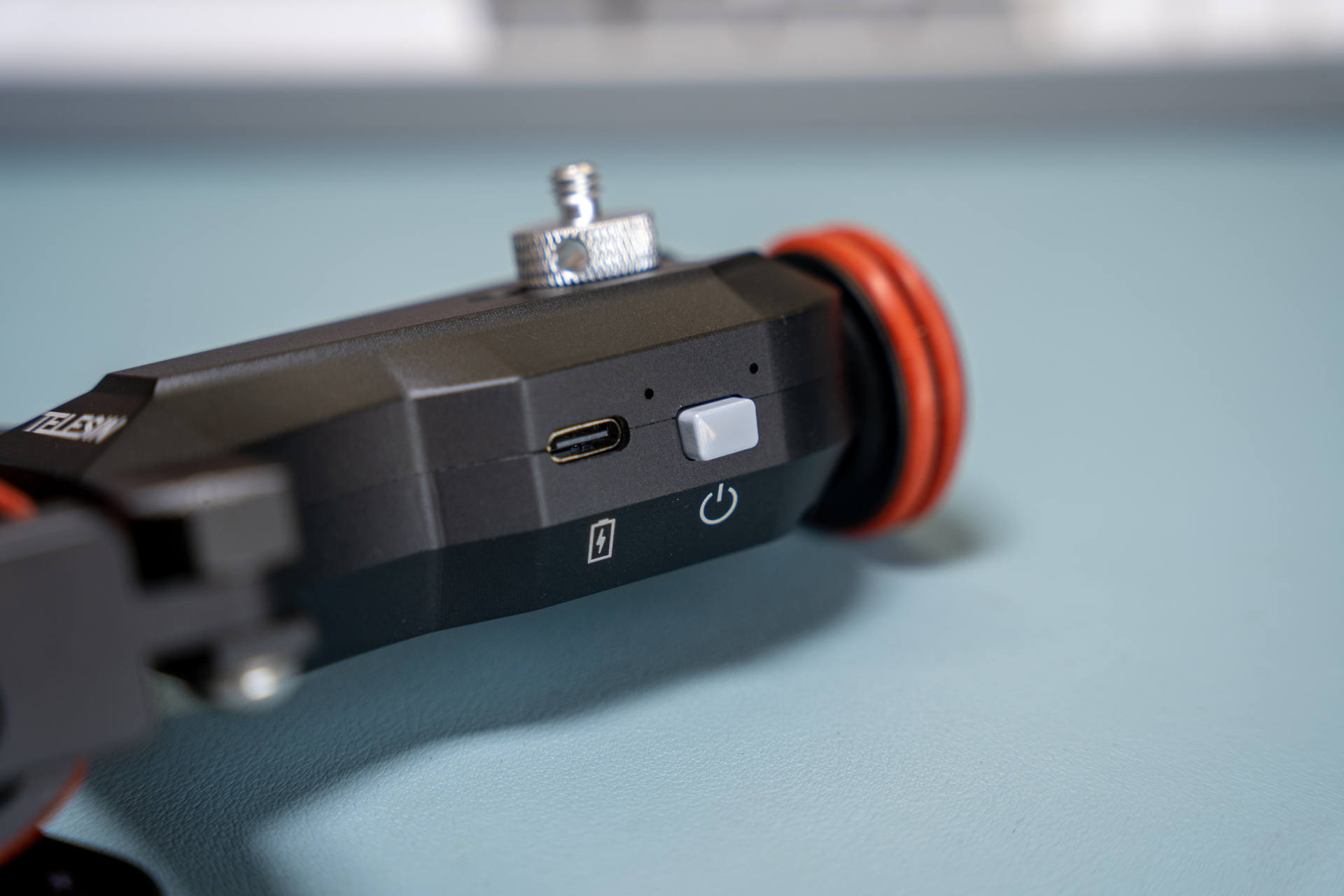 拍摄产品视频一定要用滑轨才稳？泰迅无线遥控智能摄影小车帮你忙