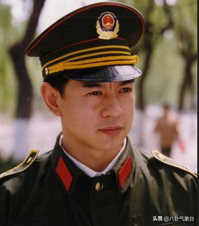 演员周浩东，27岁上北电，养父是他前行路上最大的支持