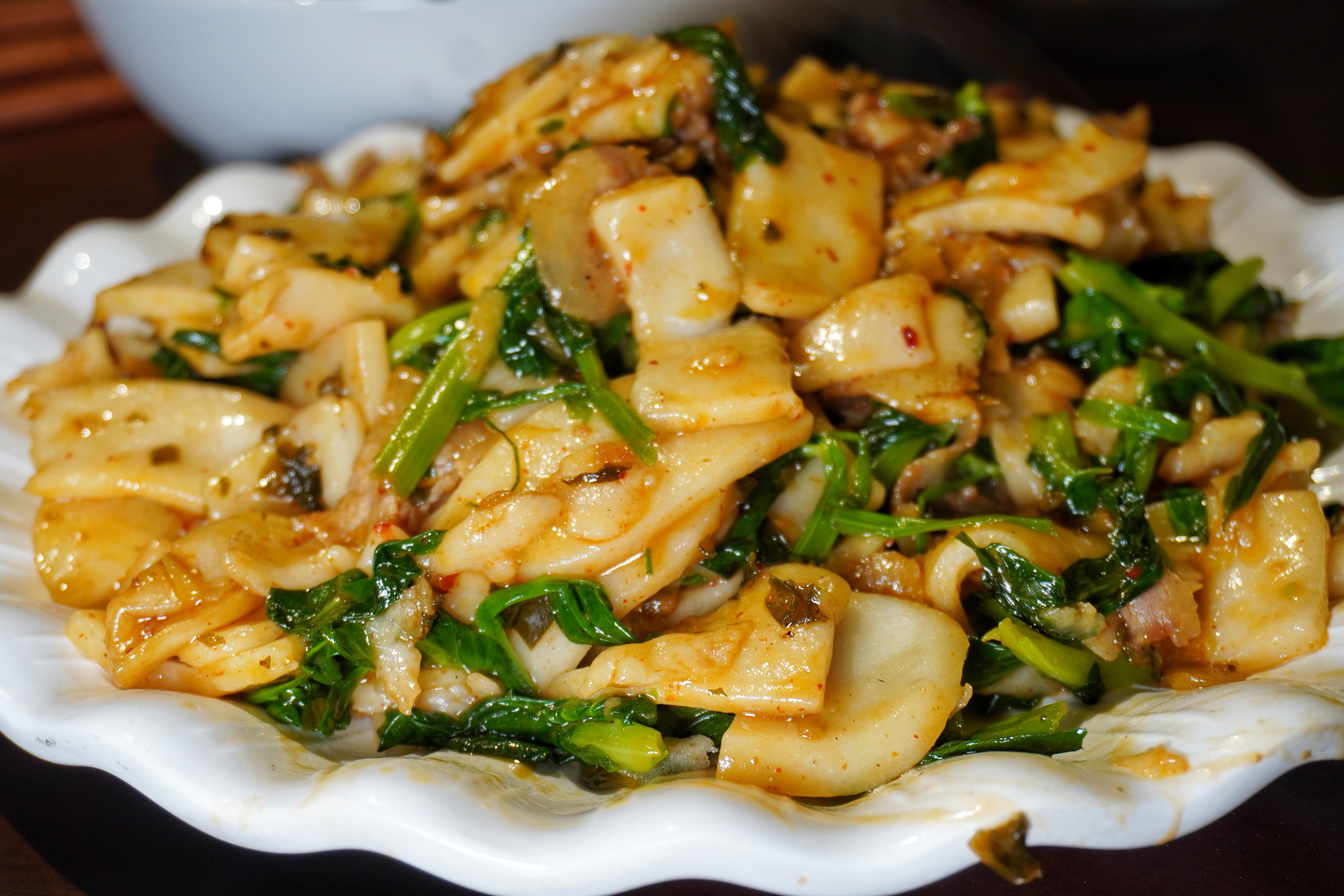 有40年经验的昆明乡村大厨，还原老昆明传统年味猪八碗，道道经典