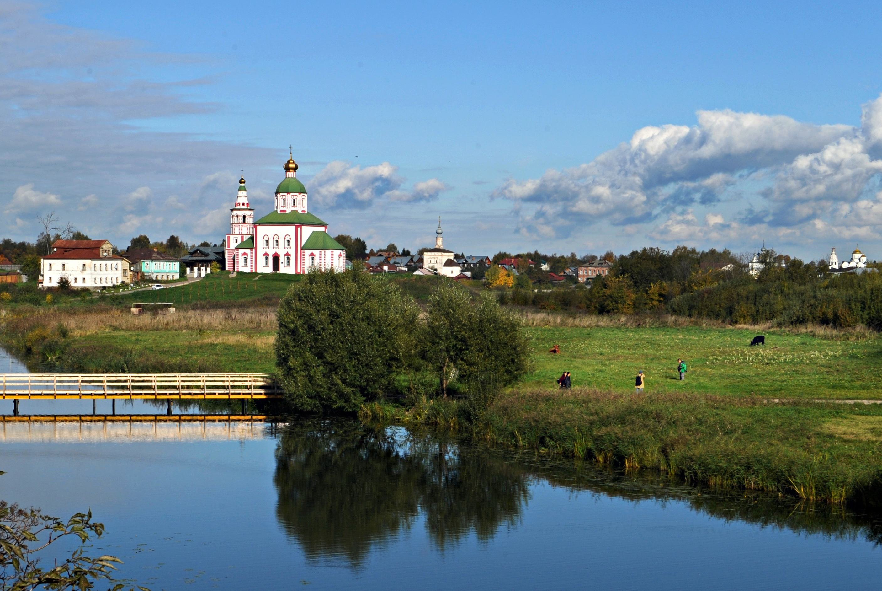 俄罗斯风光俄罗斯是一个地大物博,地广人稀,自然资源极为丰富的国家
