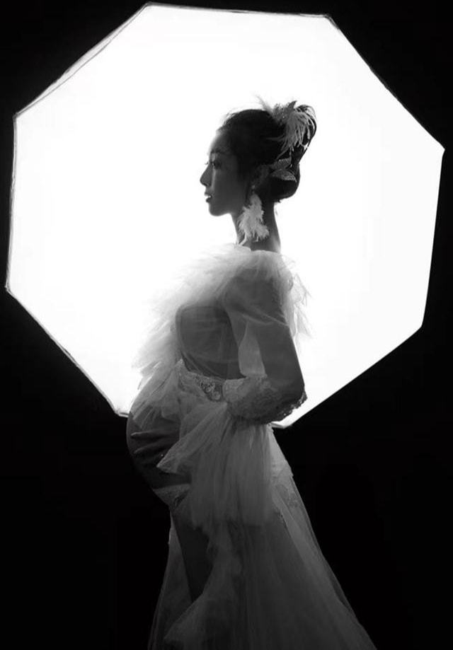 山东女孩李雪珂，24岁年入千万，29岁未婚生仨混血儿：一切靠自己