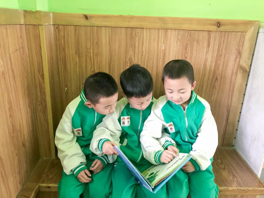 双流区双华小学开展“童新悦读”主题读书活动