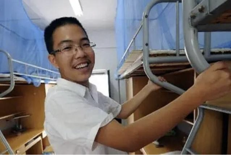 江苏学霸王云飞：高考写755字文言作文，放弃北大，后来如何了？