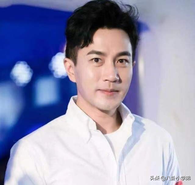 “冻龄男神”都是假的！脸肿僵硬、笑不出来，不服老是真的不行