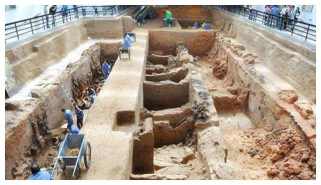 1975年，陕西发现巨型古墓，内有186人陪葬，墓主人是何身份？