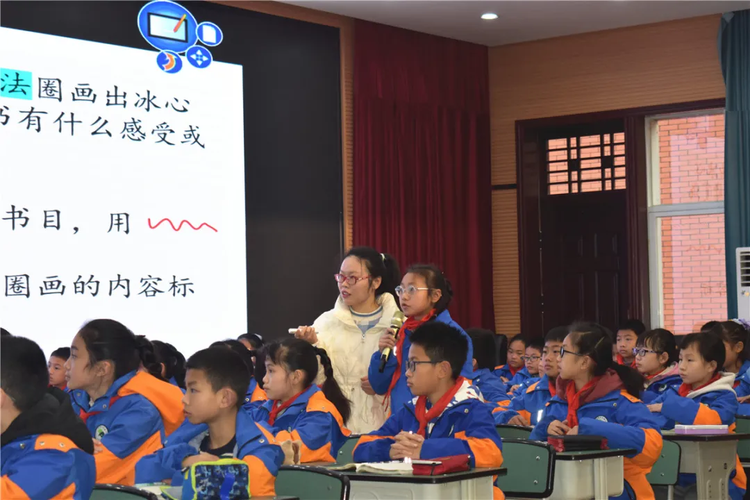 双流区实验小学外国语学校：名师引领促发展 课堂变革进行时