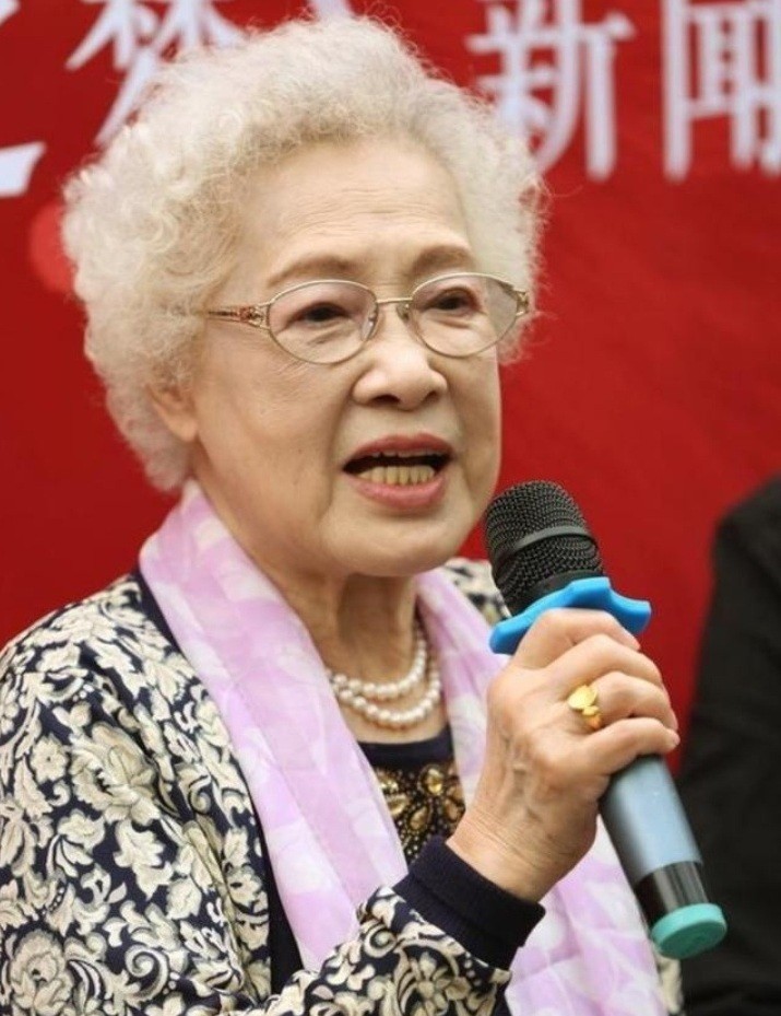 被周总理称为“中国最美女性”，已99岁的秦怡老了依旧如此美丽