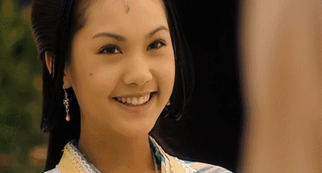 赵丽颖最新生图曝光，这脸怎么像17年前爆火退圈的她？