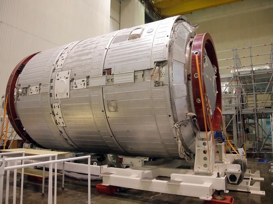 ���칬�ռ�վ֮����һ���ٶּ��ռ�վ���࣬���߶ԱȻ������