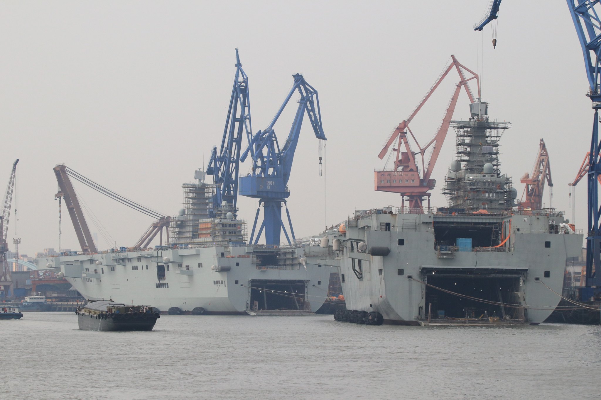 江南造船厂扩建，美媒炒作中国意在建造核航母，问题是核航母配么