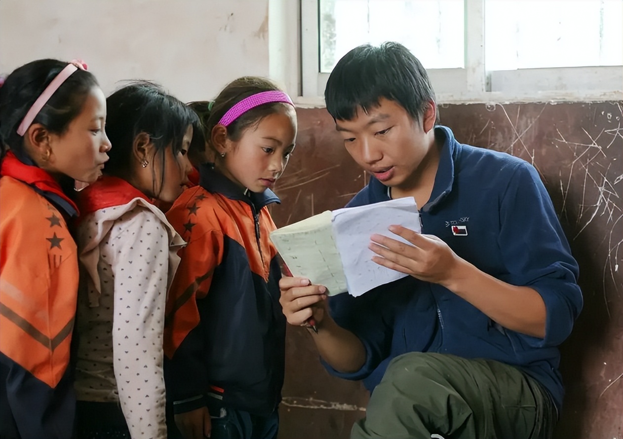 山区家长谈及大学生支教，直言留不住就别来了，孩子们折腾不起