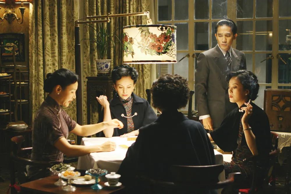 豆瓣8.4，罕见的上海话电影！为什么《爱情神话》票房没能大爆发
