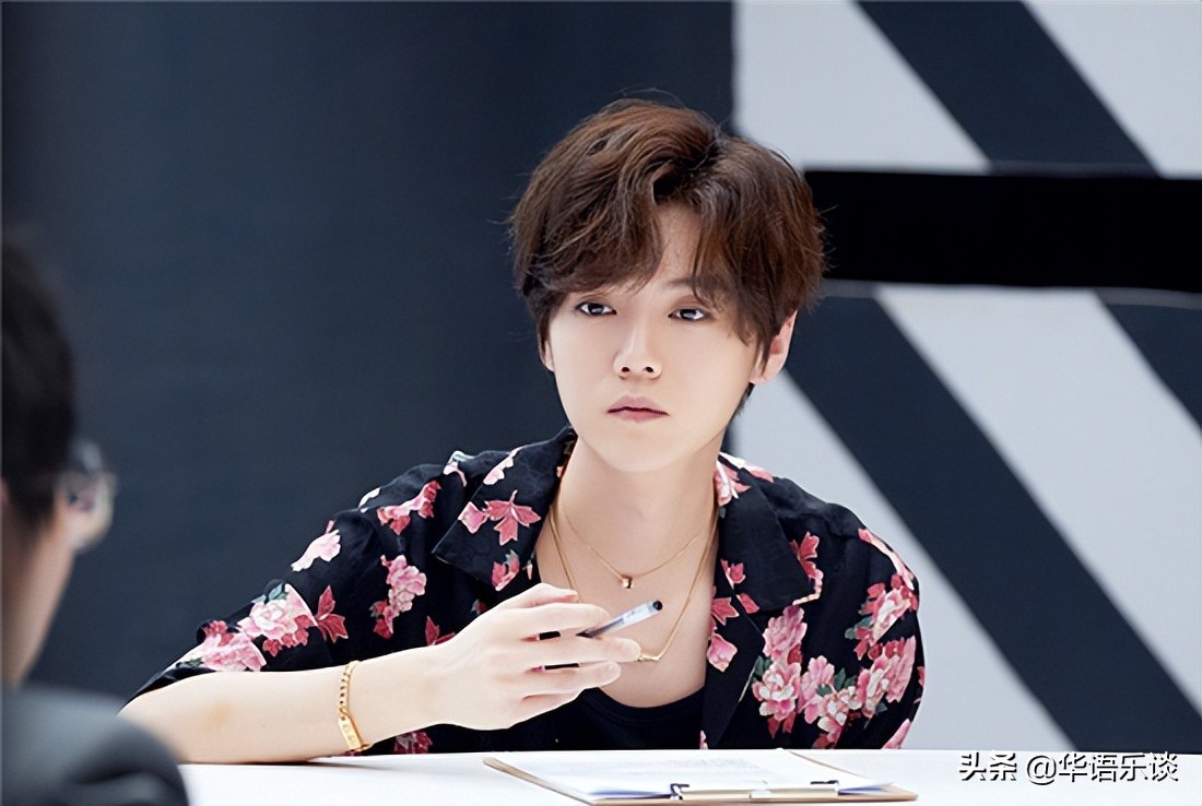 周杰伦总销量逼近2亿稳居第一！过亿的华语歌手仅8位