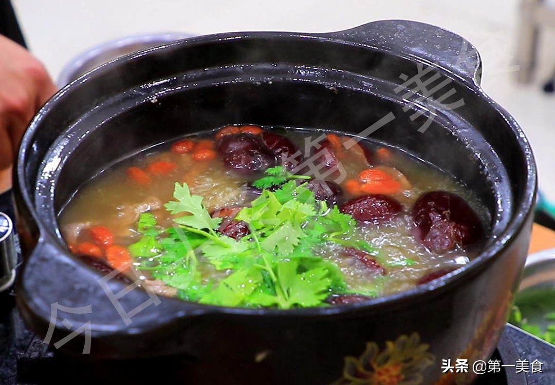 冬季常喝汤，身体更健康，6道家常汤的做法，滋补润燥，驱寒暖身