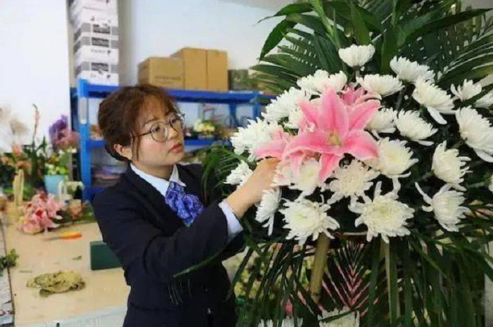 95后入殓师陈韵秋：每年处理400具遗体，从不用手直接触碰尸体