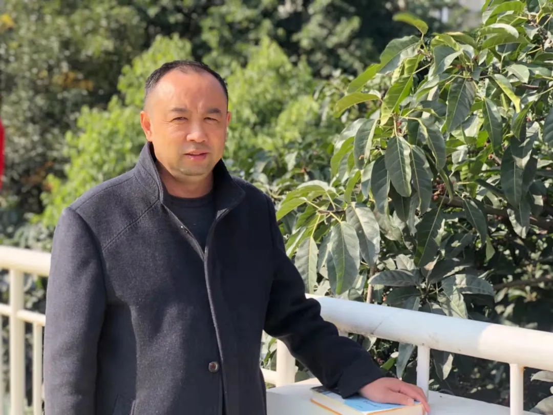 成都为明学霸背后的王炸教师！语文的诗意，手可摘星辰，剑指清北