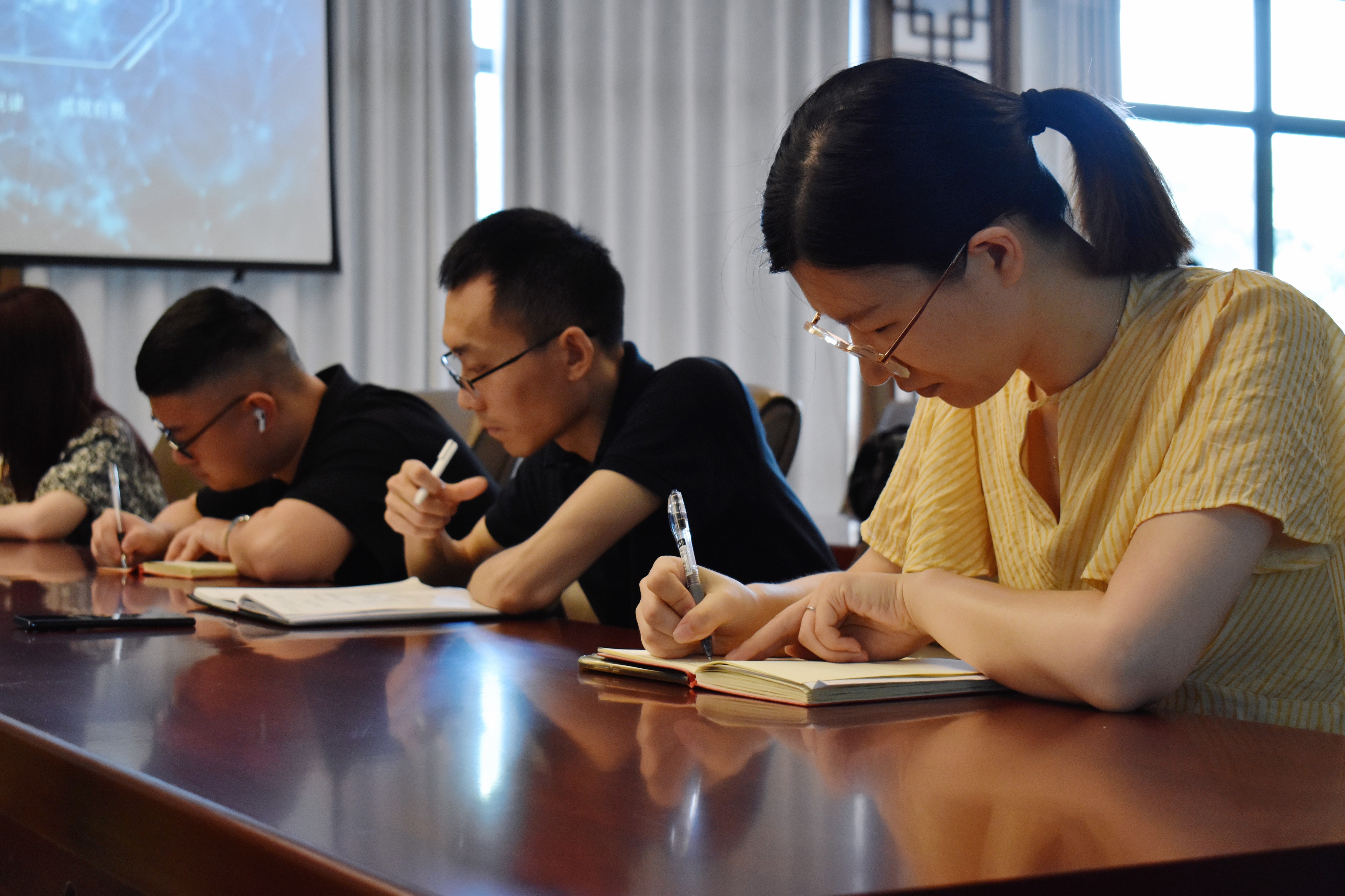 张新华董事长：如何推广蓝鸽AI一体化智慧校园