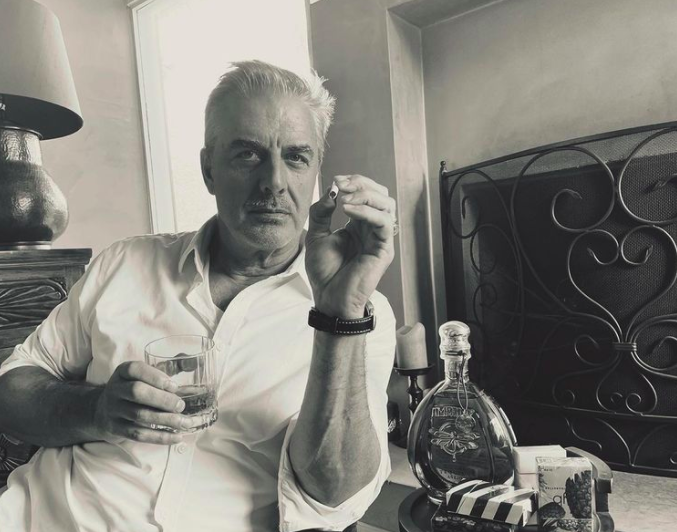 美国万人迷男星被多名女性指控性侵！家暴模特女友，30年恶行